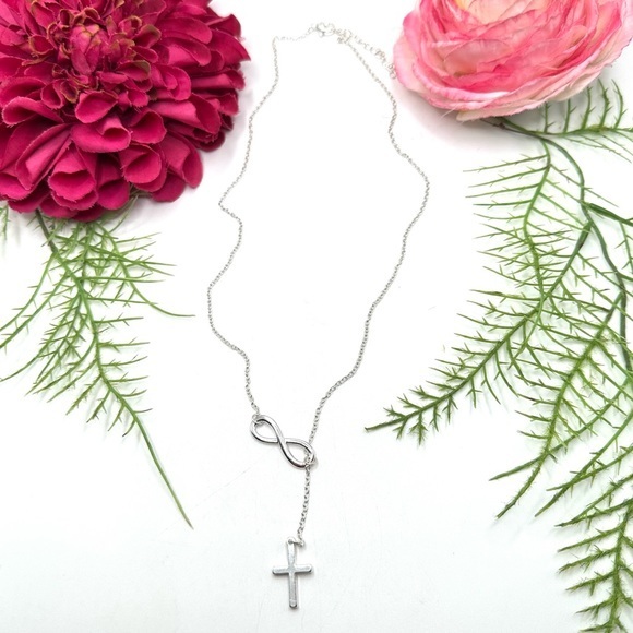 Jewelry - NEW⚜️Infinity Cross Charm Chain Necklace